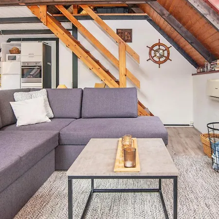 6 Person Holiday In *