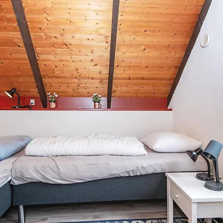 6 Person Holiday In
